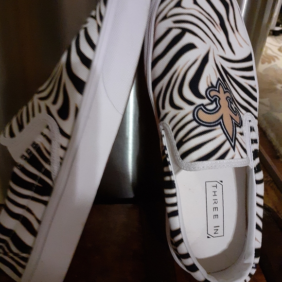 Shoes - Picture 2 of 3